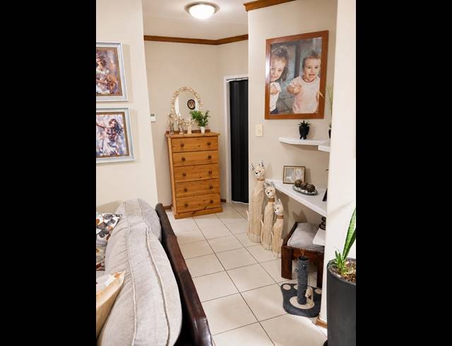 2 BEDROOM TOWNHOUSE FOR SALE IN PELLISSIER
